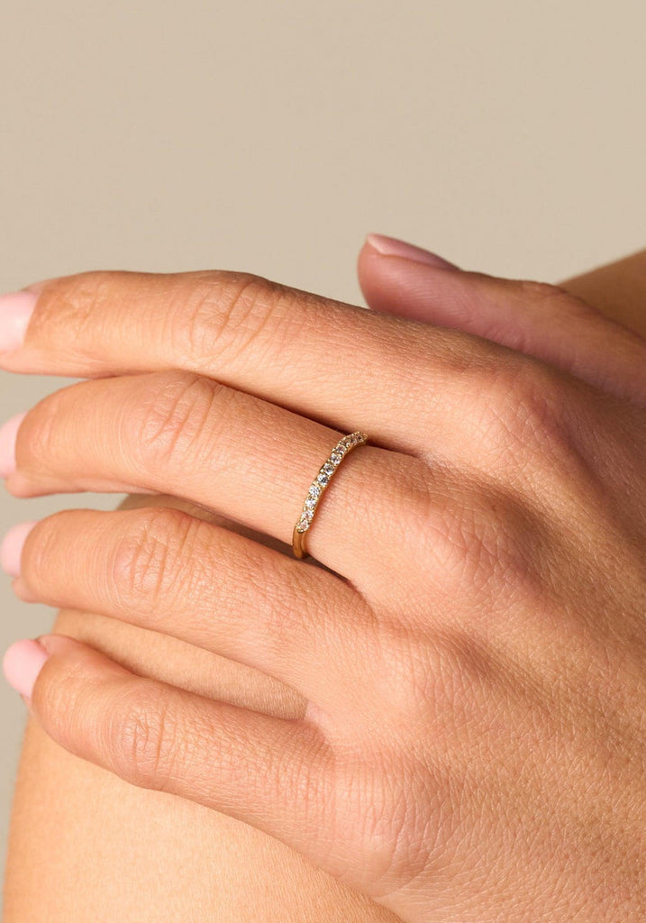 Agapée Clara Ring worn on model's hand
